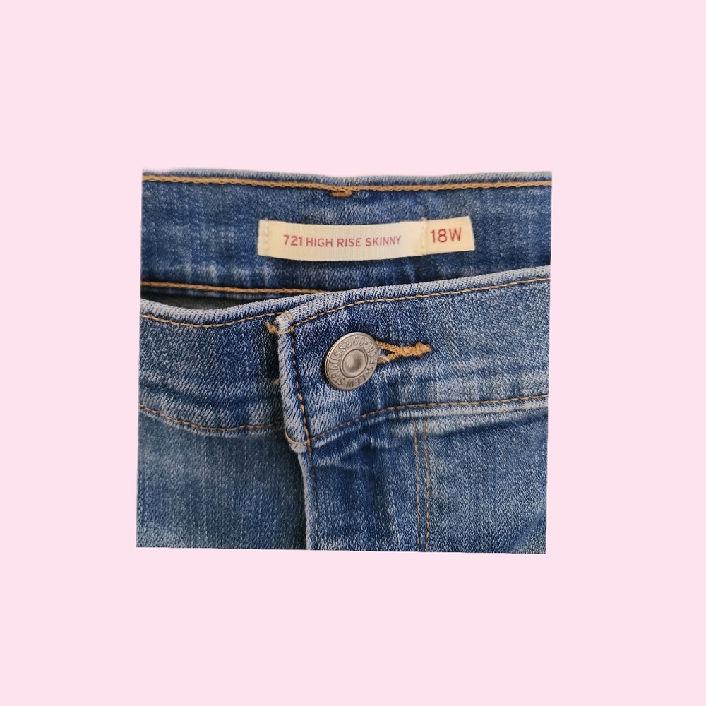 Levi Strauss Distressed High Rise Skinny Jeans - 18W - Picture 2 of 6